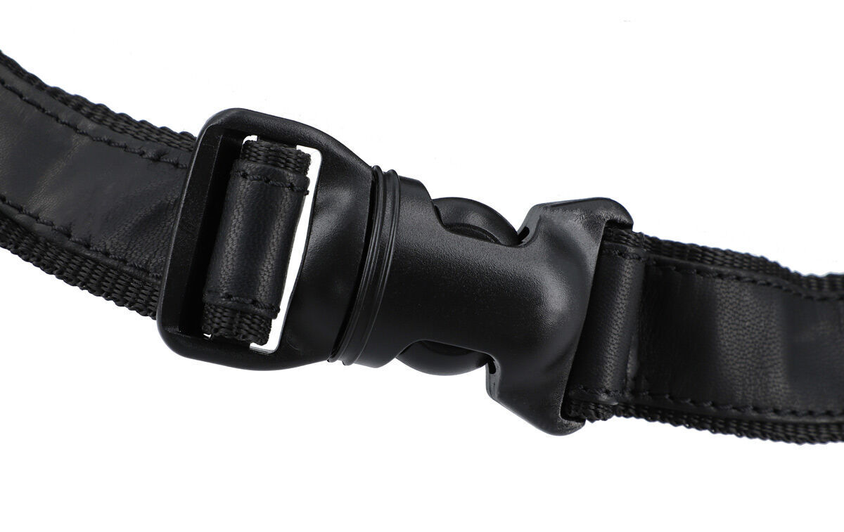 2G7-22-32_detail-gurteltasche-leder